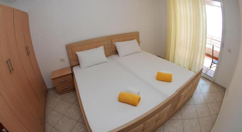 Sea View Apartments Saranda Esterno foto