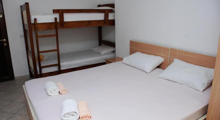 Sea View Apartments Saranda Esterno foto