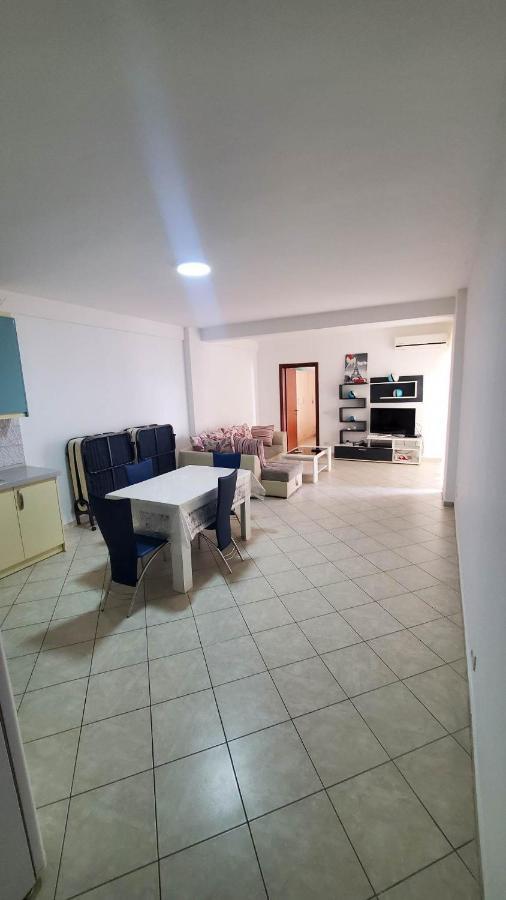 Sea View Apartments Saranda Esterno foto